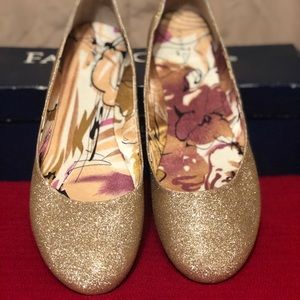 Size 10 women’s glitter flats